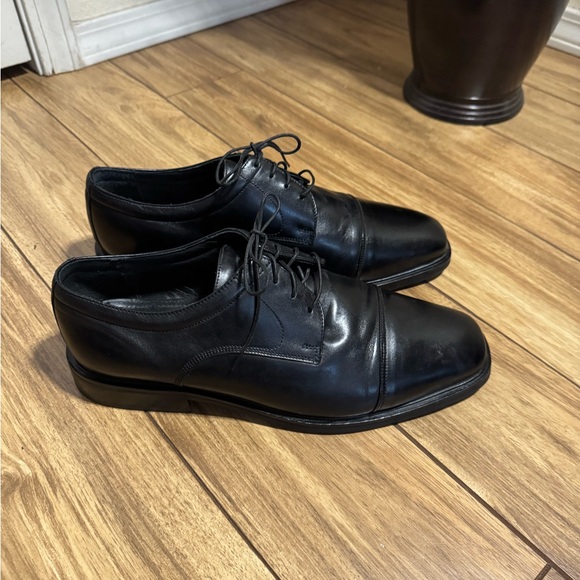 Florsheim Classic Black Derby Shoes - Picture 1 of 11